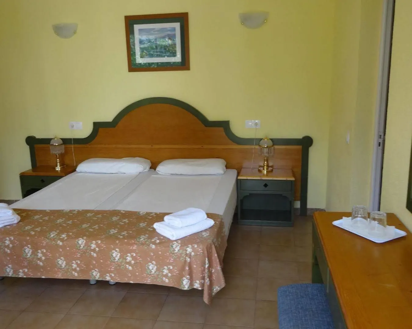 Hostal Amistad Paguera 2*, Peguera Spain